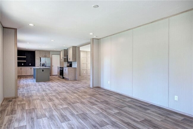 Building Photo - 81 Popham Rd