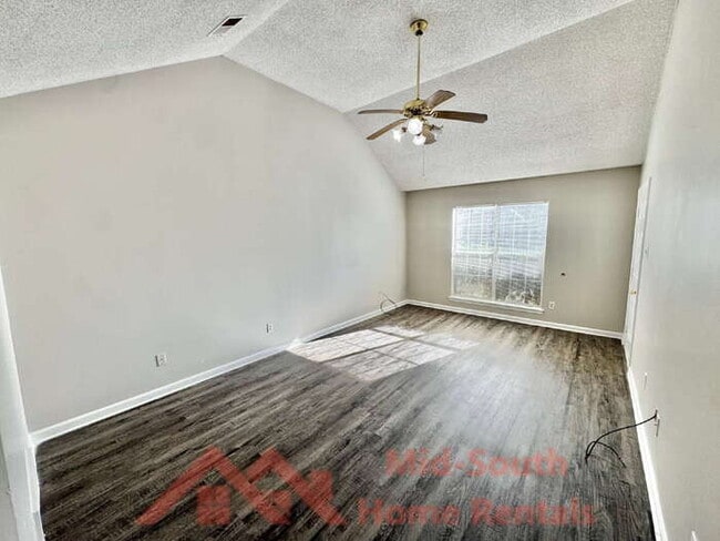 Building Photo - 5528 Ginners Dr