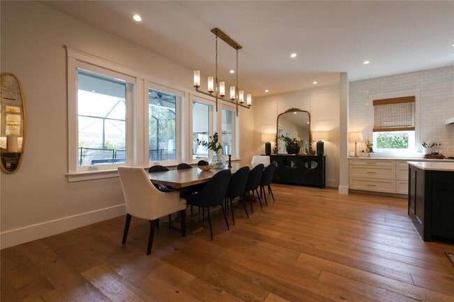 Building Photo - 2402 W Parkland Blvd