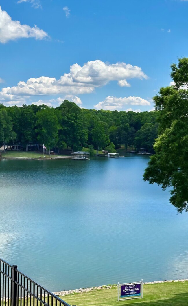 Primary Photo - 4455 Reed Crk Dr