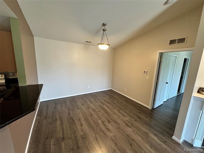 Building Photo - 16056 Morningside