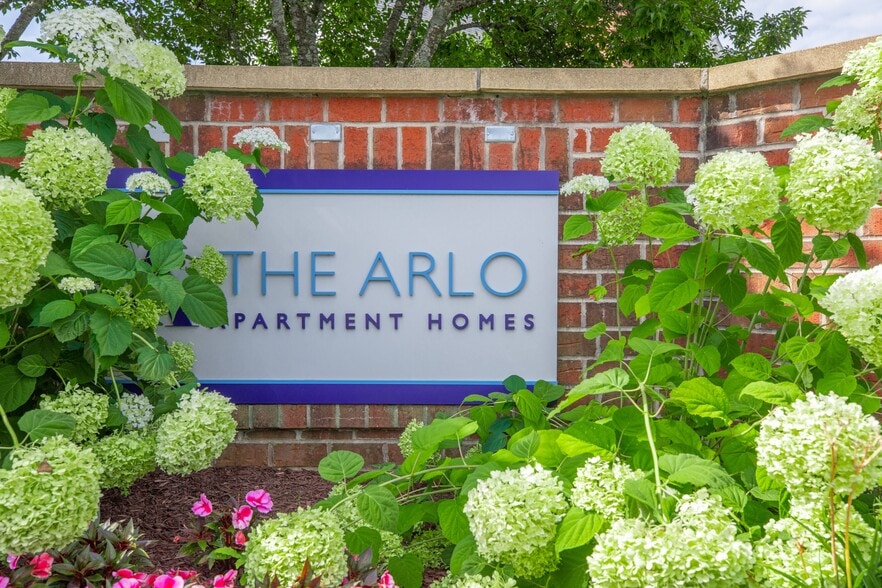 Building Photo - The Arlo