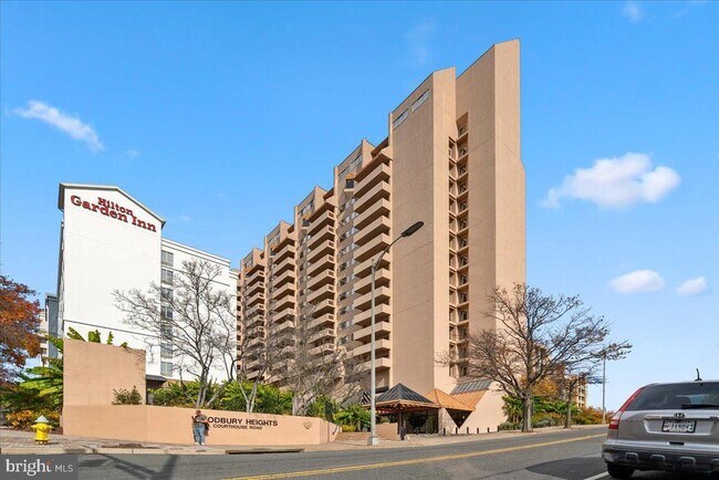 Building Photo - 1301 N Courthouse Rd