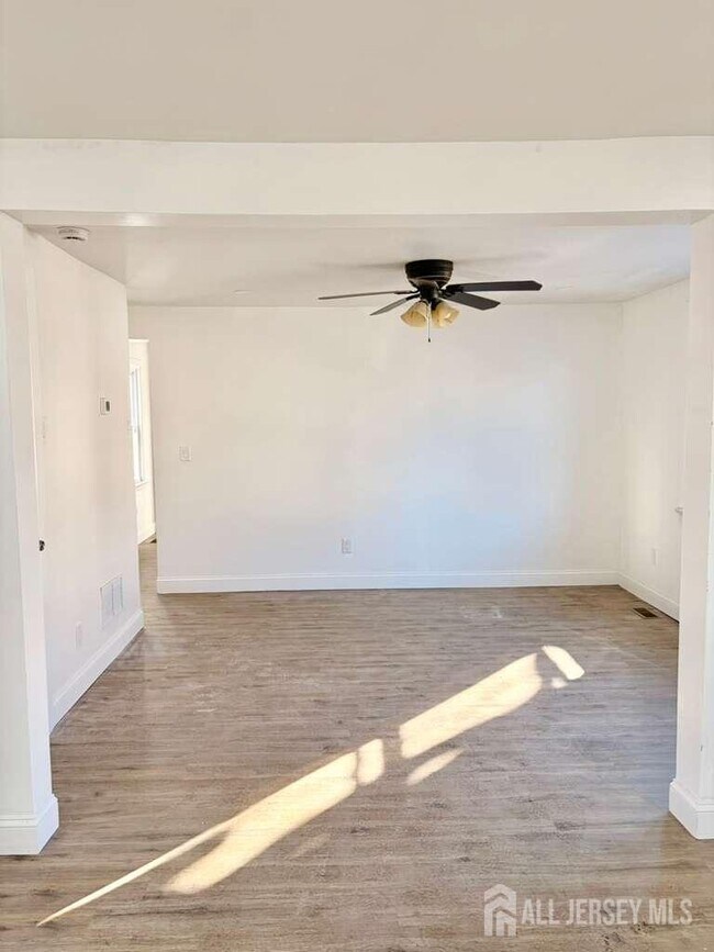 Building Photo - 57 Charles St