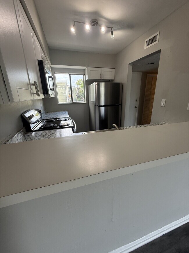 Building Photo - **Move in Special! Inquire now! **Recently...