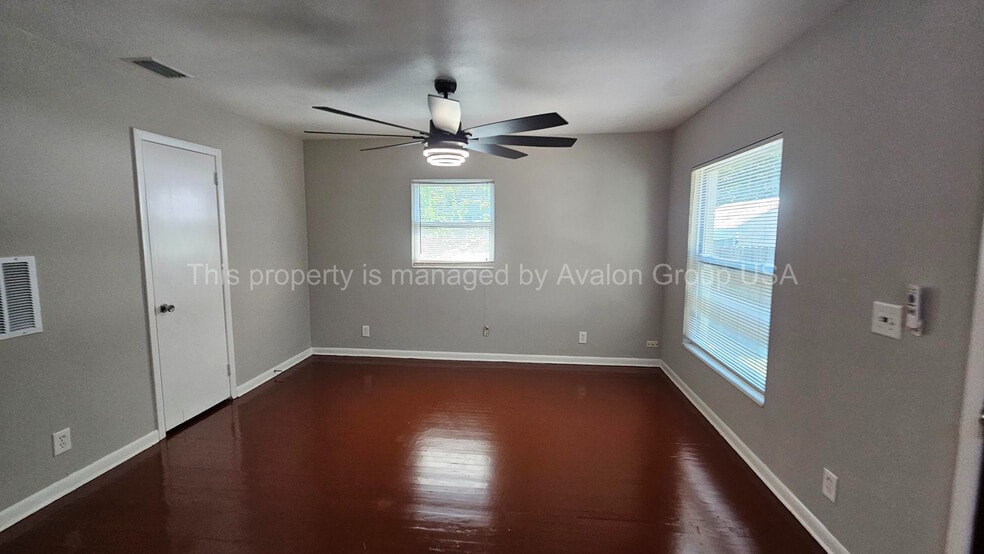 Building Photo - 1497 W 29th St