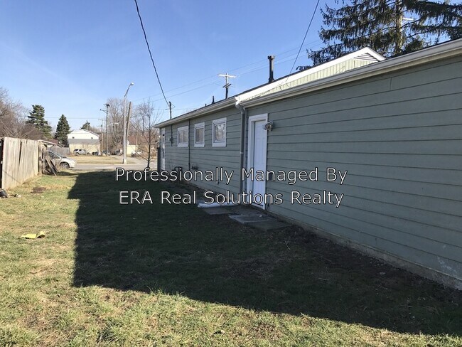 Building Photo - 723 Demorest Rd