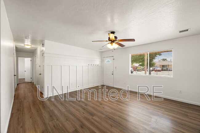 Building Photo - 8430 E Sommer Dr