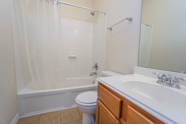 Building Photo - 7102 Thistlewood Park Ct