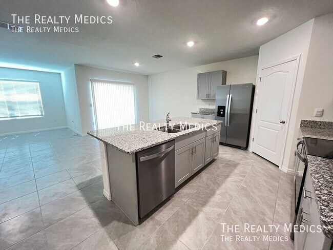 Building Photo - 536 Emily Gln St