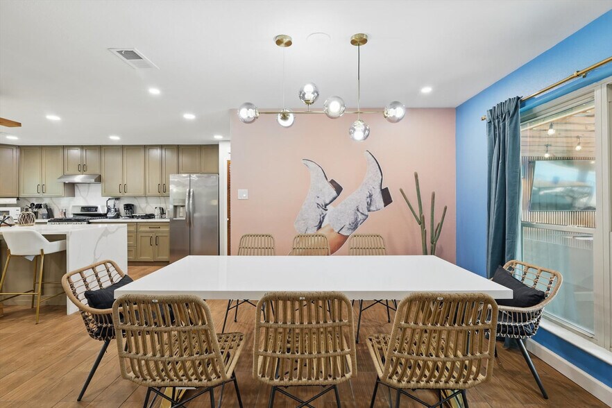 Building Photo - 6333 Tosca Dr