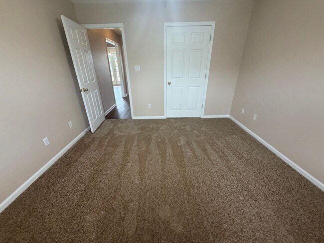 Building Photo - 3BD/2B in Valdosta, GA Close to Moody Air Force Base