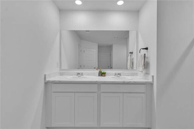 Building Photo - 1560 Gray Br Ct