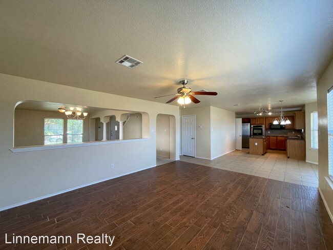 Building Photo - 3 br, 2.5 bath House - 4208 Cessnock Drive
