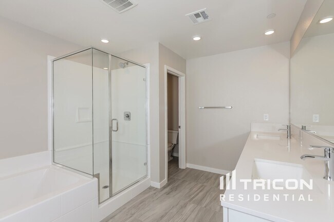 Building Photo - 31661 Luther Dr
