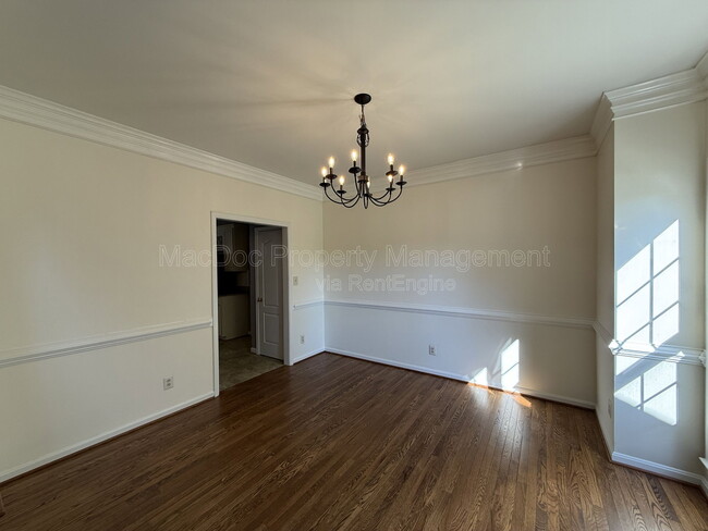 Building Photo - 10500 Westfield Ln