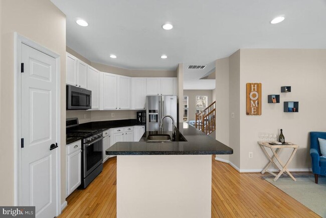 Building Photo - 44237 Sonora Ln