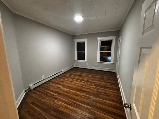 Building Photo - 23 E 18th St