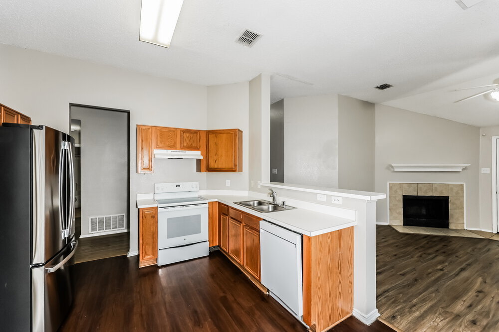 Building Photo - 833 Beaver Creek Dr