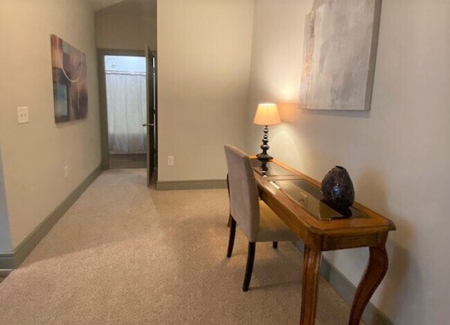 Building Photo - 70 Venue Wy