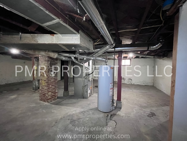 Building Photo - 2 Bedrooms / 1 Bathroom House