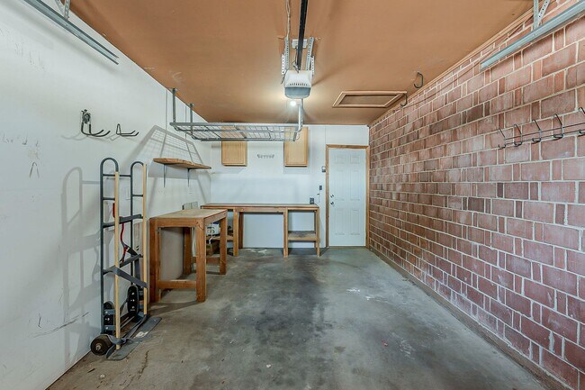 Building Photo - Three bedrooms and POOL in South Scottsdale!