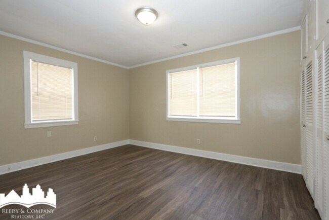 Building Photo - 1120 S Prescott St
