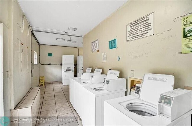 Building Photo - 505 NW 177th St