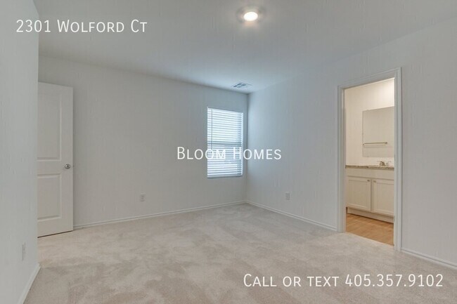 Building Photo - 2301 Wolford Ct