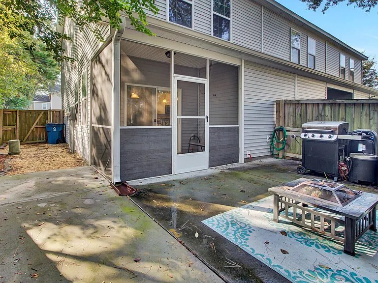 Building Photo - 1052 Lexi Ct