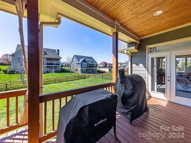 Building Photo - 61 Barnrock Dr