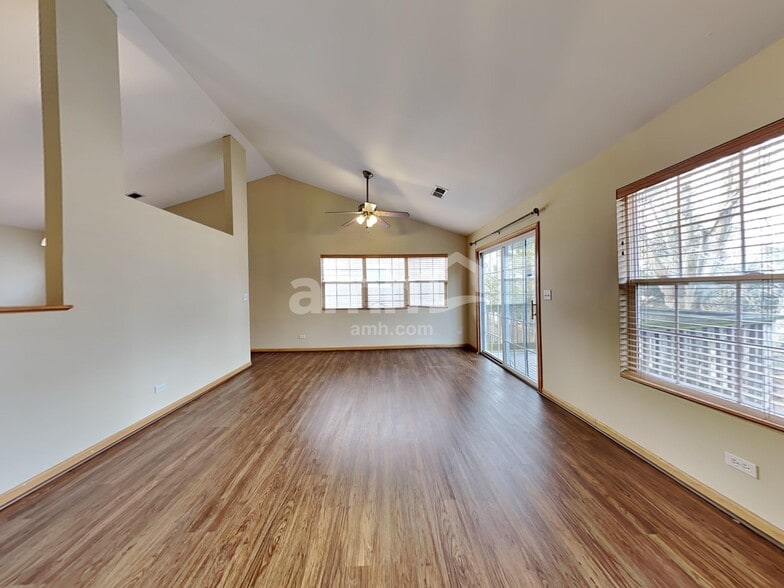 Building Photo - 1057 Sheridan Cir