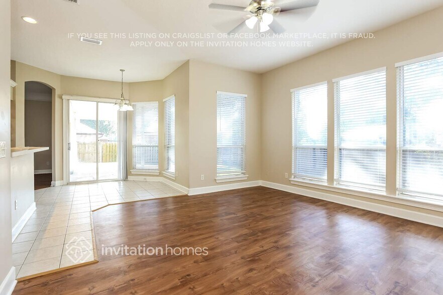 Building Photo - 538 New Brunswick Terrace