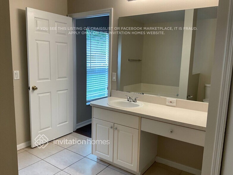 Building Photo - 2257 Deercroft Dr