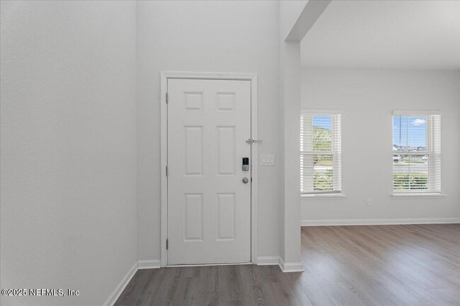 Building Photo - 221 Ness Cir