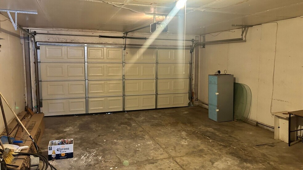 Building Photo - 4485 E Harmon Ave