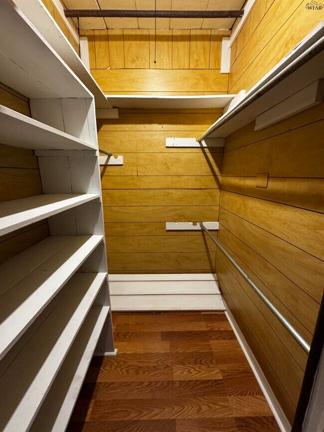 Building Photo - 3201 Southwest Dr