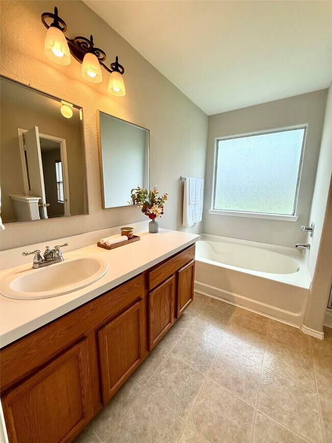 Building Photo - 24542 Lakecrest Village Dr