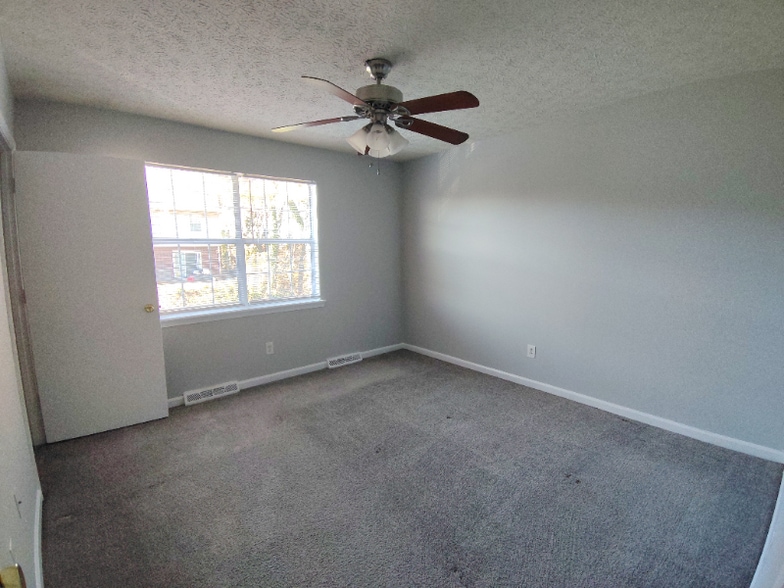 Building Photo - 27 Duiguid Dr