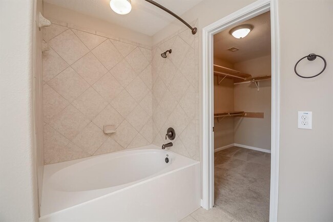 Building Photo - 13242 Skyview Landing Dr
