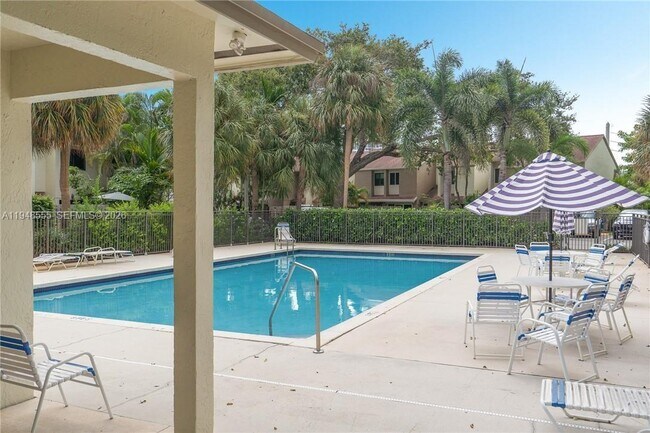 Building Photo - 252 City View Dr