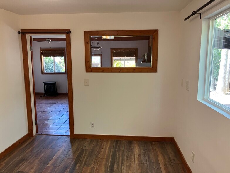 Bedroom - reverse angle - 22933 Portage Circle Dr