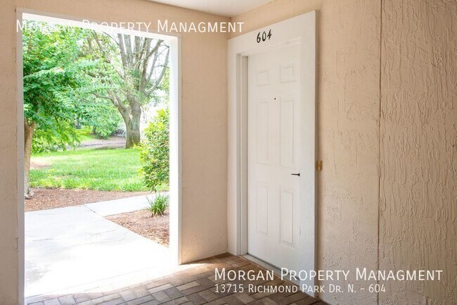 Building Photo - 13715 Richmond Park Dr N