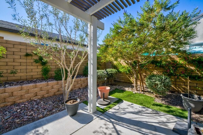 Building Photo - 78863 Amare Way