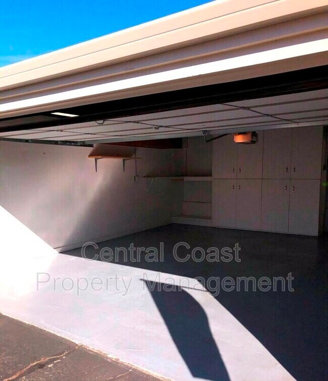 Building Photo - 3850 Rio Rd