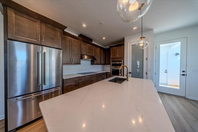 Building Photo - 1850 Falconhurst Ln