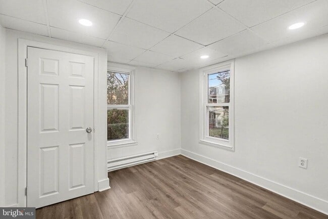 Building Photo - 335 Poplar St