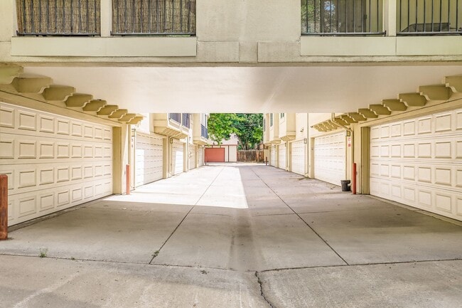 Building Photo - 454 S Lafayette St