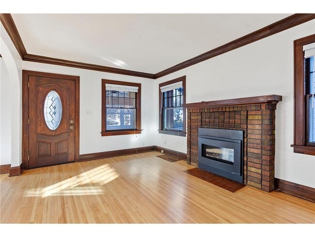 Building Photo - 445 Upton Ave S