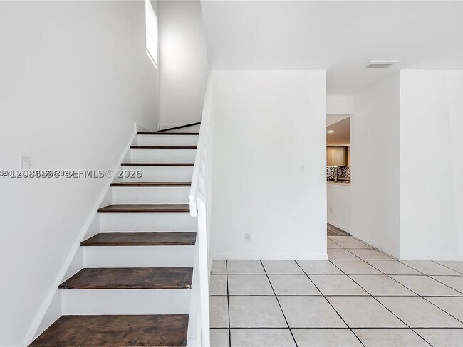 Building Photo - 5800 Rambler Rose Way